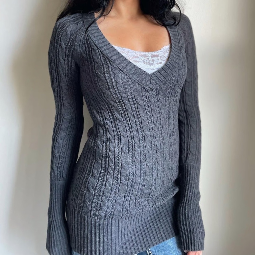 AE 🦅 Charcoal V-Neck Sweater